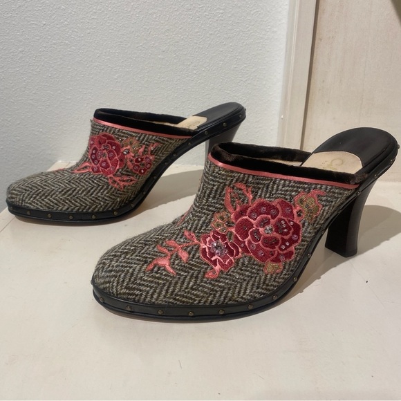 Cole Haan Women’s Kyrene Boho Heel Clog Embroidered Wooden Leather Beautiful 9.5 - Picture 3 of 15